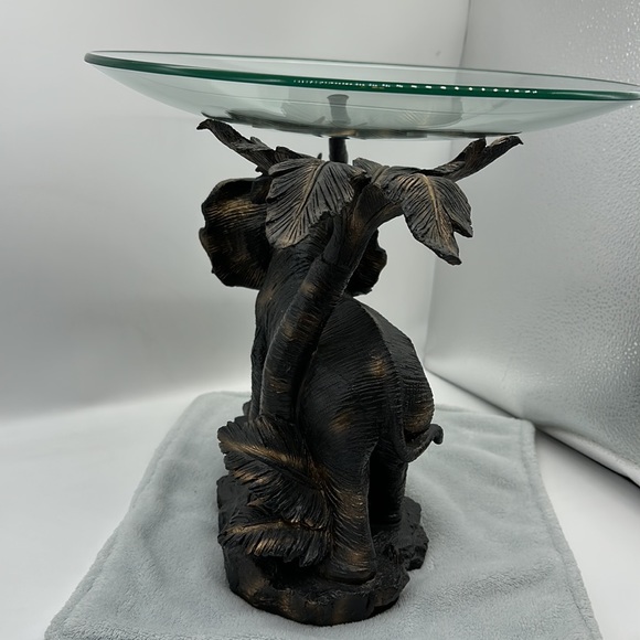 Table-Top Resin Elephant Replica with Palm Tree Holding up Clear Glass Disc Bowl - Picture 10 of 12